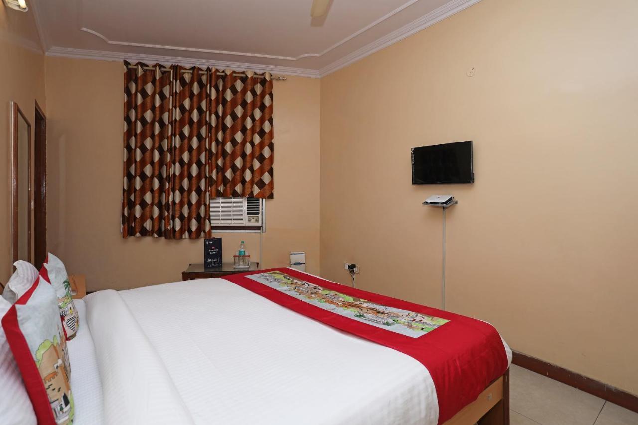 Flagship 10282 Hotel Rishi Jaipur Exteriör bild