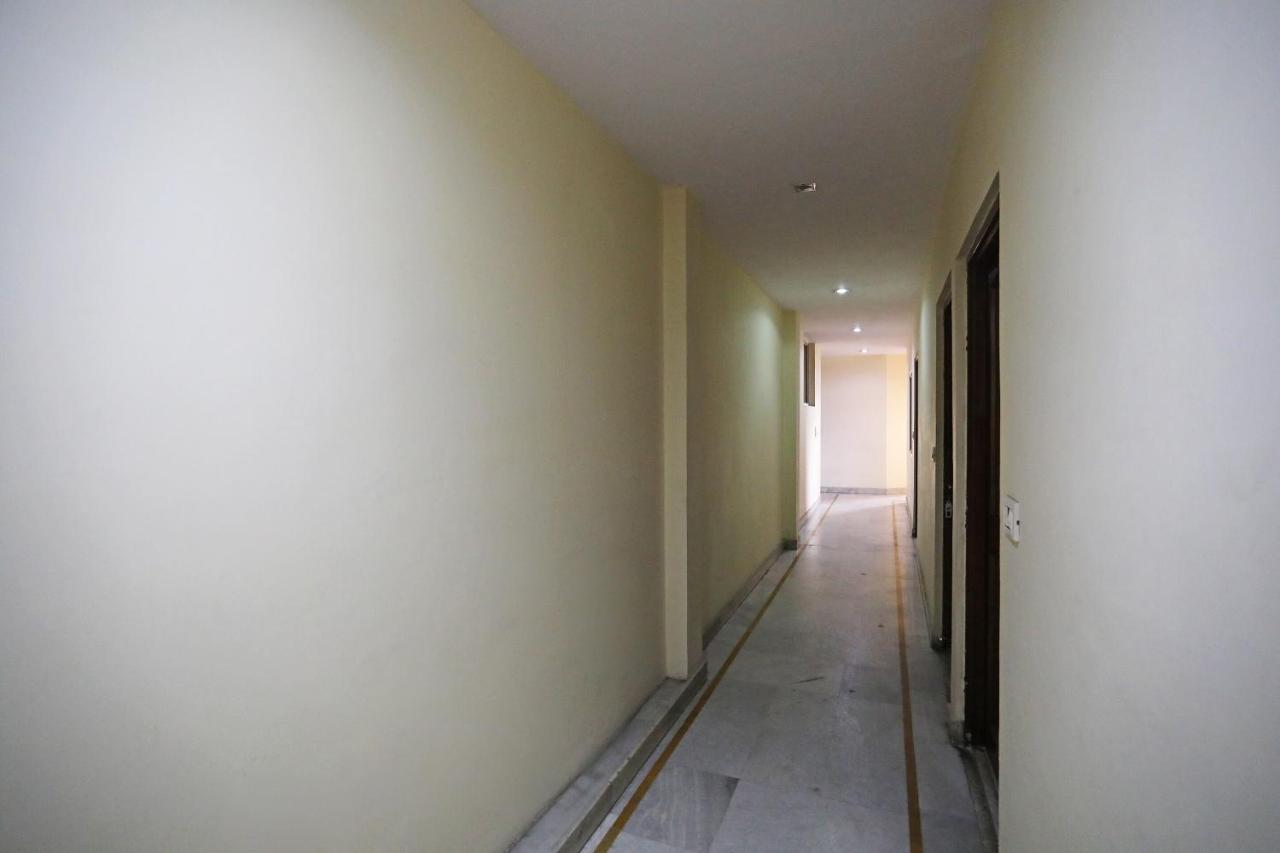 Flagship 10282 Hotel Rishi Jaipur Exteriör bild